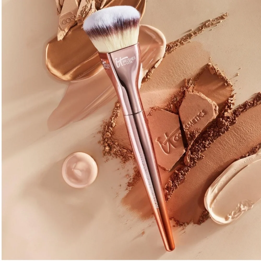 NEW IT Cosmetics Love is the Foundation Brush Limited Edition Ombré Rose Gold